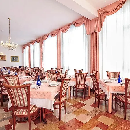 Hotel Reve Cattolica